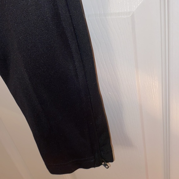 Adidas size M pants with zipper at ankles - Picture 2 of 5